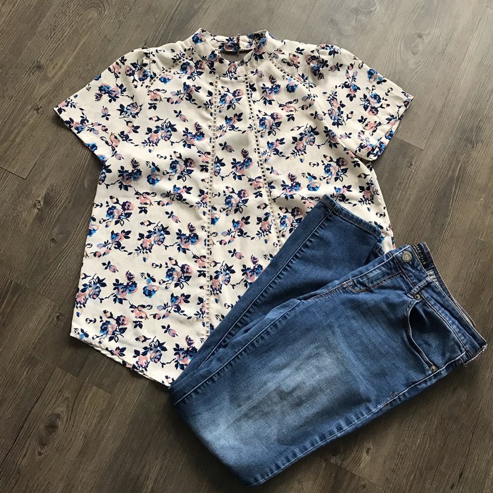 SIENNA SKY floral top